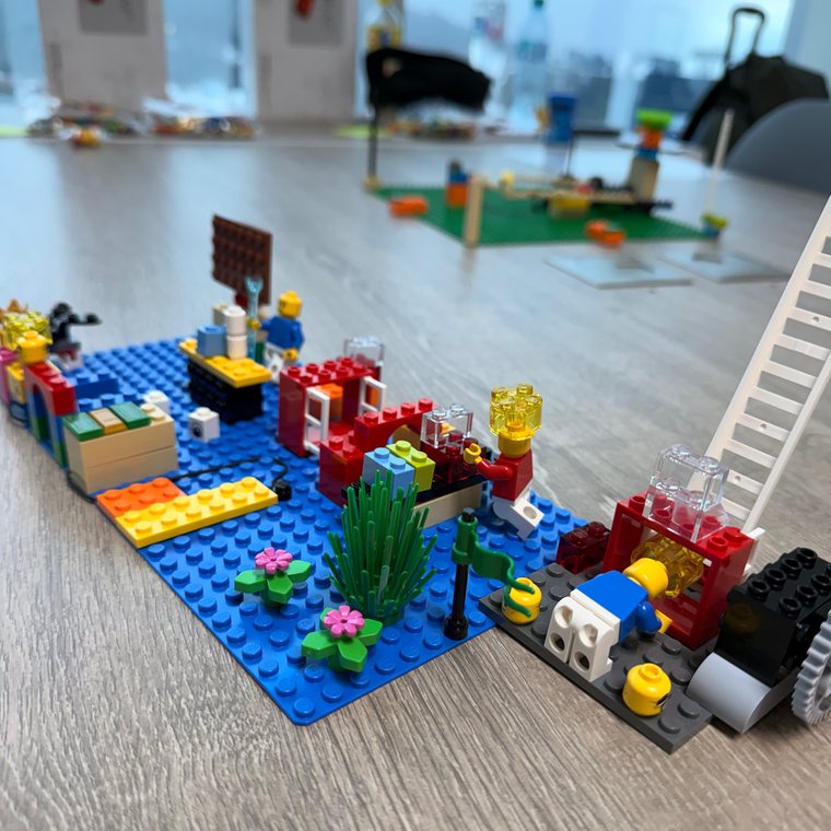 Construcción de un taller de LEGO SERIOUS PLAY